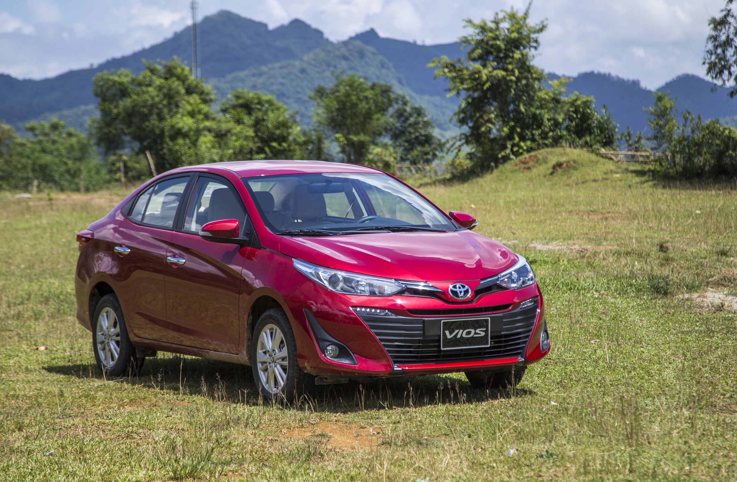toyota-hung-yen-gia-toyota-vios-giam-manh-vinfast-fadil-dieu-dung